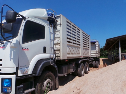 ISUZU FXZ360 ปี 54 ใช้งานน้อยมาก ISUZU FXZ360 ปี 54 ใช้งานน้อยมาก