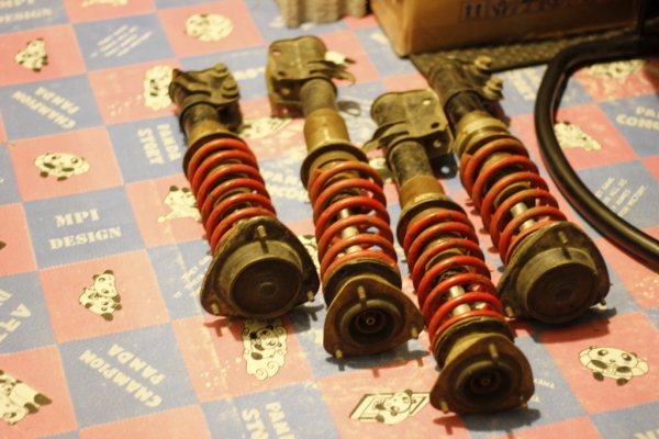 โช๊ค สตรัท 4 ต้น พร้อมสปริง เบ้าโช๊ค ครบ ครบ โช๊ค สตรัท 4 ต้น พร้อมสปริง เบ้าโช๊ค ครบ ครบ