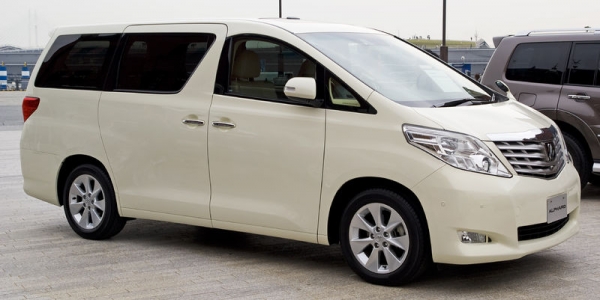 ต้องการเช่ารถTOYOTA ALPHARD ใหม่ รายปี