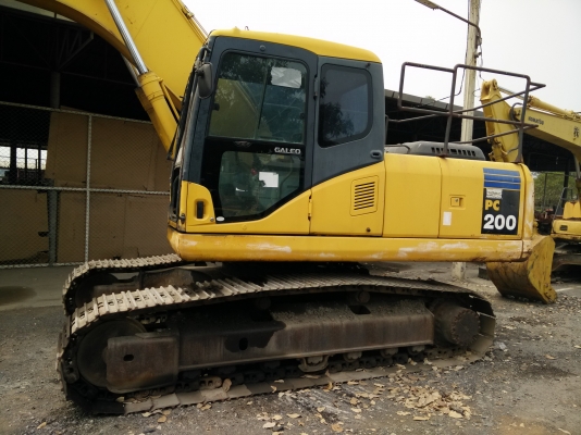 ลดราคาอีกคันรถแม็คโค KOMATSU PC200-7 รถสวยๆครับ เก่านอก มาชมมาลองรถก่อนได้เลย เครื่องดี เอวแน่น ใช้งานได้เลย