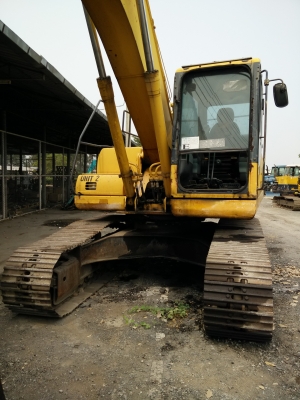 ลดราคาอีกคันรถแม็คโค KOMATSU PC200-7 รถสวยๆครับ เก่านอก มาชมมาลองรถก่อนได้เลย เครื่องดี เอวแน่น ใช้งานได้เลย