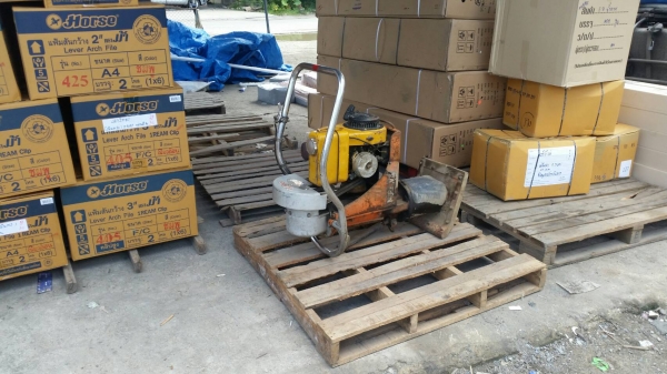 เครื่องตบดินกระโดดแบบจิงโจ้ tractor-backhoe ส่งไประยองครับ ลูกค้า รอรับได้เลยครับ