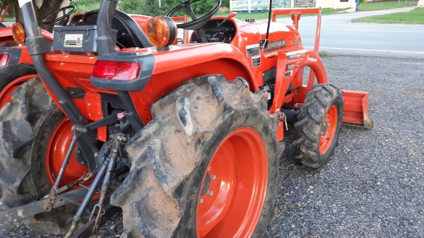 ขายรถไถL3608ใบมีดผาล4พร้อมใช้ครับ ขายรถไถL3608ใบมีดผาล4พร้อมใช้ครับ