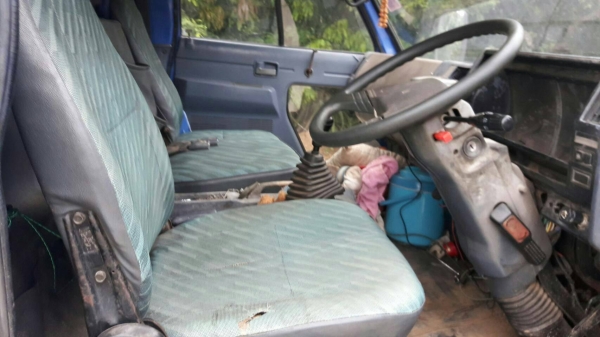 ขายด่วน หกล้อ ISUZU NPR ดั้มประกอบคอกเกษตรเครื่อง130แรง เฟืองท้ายFหน้าF คัชชีสวย ยางพร้อมใช้งาน เอกสารเล่มทะเบียน