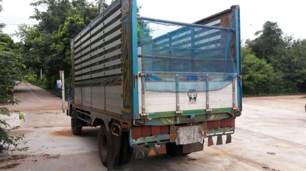 ขายด่วน หกล้อ ISUZU NPR ดั้มประกอบคอกเกษตรเครื่อง130แรง เฟืองท้ายFหน้าF คัชชีสวย ยางพร้อมใช้งาน เอกสารเล่มทะเบียน