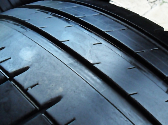 ยางขอบ17  มิชลิน 215-45-R17ลงพื้นปี15 (4เส้น4,800)