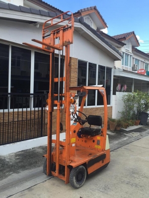 ขาย ฟอร์คลิฟไฟฟ้านั่งขับนำเข้า toyota FB5 น้ำหนักยก500โล