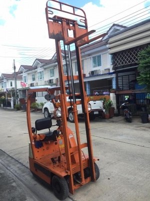 ขาย ฟอร์คลิฟไฟฟ้านั่งขับนำเข้า toyota FB5 น้ำหนักยก500โล