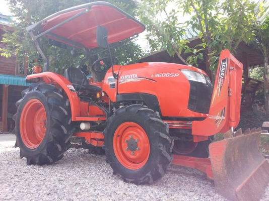 คูโบต้า L3608SP 4 WD พร้อมใบมีดตราช้าง 451 ชั่วโมง ปี 2557