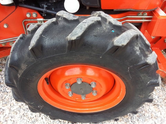 คูโบต้า L3608SP 4 WD พร้อมใบมีดตราช้าง 451 ชั่วโมง ปี 2557