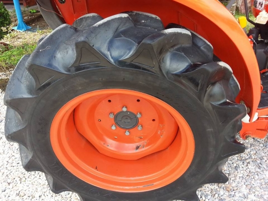 คูโบต้า L3608SP 4 WD พร้อมใบมีดตราช้าง 451 ชั่วโมง ปี 2557