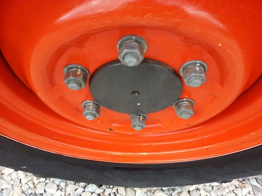 คูโบต้า L3608SP 4 WD พร้อมใบมีดตราช้าง 451 ชั่วโมง ปี 2557