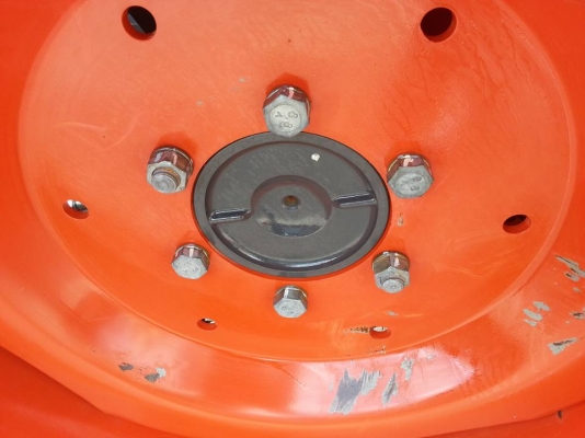 คูโบต้า L3608SP 4 WD พร้อมใบมีดตราช้าง 451 ชั่วโมง ปี 2557