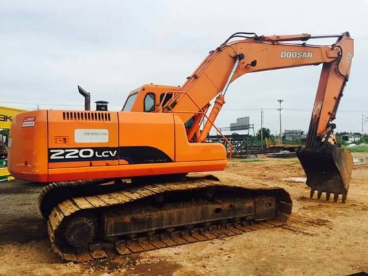 ขาย 1,050,000 DOOSAN 220LCV  เครื่องดี ปั๊มแรง ช่วงล่างเต็ม รถพร้อมใช้ เอกสารเล่มทะเบียน รถสวยพร้อมใช้   รถอยู่ จ.ปทุมธานี  090-772-3710 090-772-3708