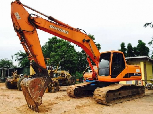 ขาย 1,050,000 DOOSAN 220LCV  เครื่องดี ปั๊มแรง ช่วงล่างเต็ม รถพร้อมใช้ เอกสารเล่มทะเบียน รถสวยพร้อมใช้   รถอยู่ จ.ปทุมธานี  090-772-3710 090-772-3708