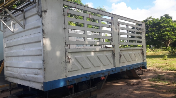 ขายครับ..กระบะล่อง สามมิตรแท้ๆ 5.65 เมตร