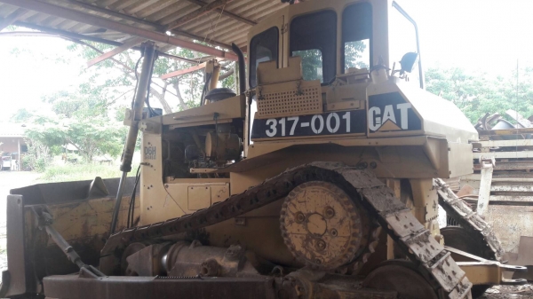 ขายรถแทรกเตอร์ CAT D6H SERIES II รถสวยมาก เอกสารเล่มท   ะเบียน ตู้เก๋ง มีแอร์ เกรยร์ท๊อค ตีน   ไก่  ช่วงล้าง 90\% ราคา.1350000 ต่อรอง