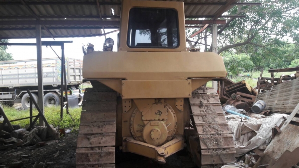 ขายรถแทรกเตอร์ CAT D6H SERIES II รถสวยมาก เอกสารเล่มท   ะเบียน ตู้เก๋ง มีแอร์ เกรยร์ท๊อค ตีน   ไก่  ช่วงล้าง 90\% ราคา.1350000 ต่อรอง