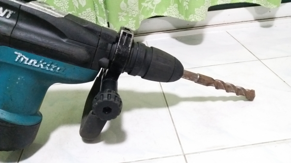 สว่านและสกัดระบบโรตารี่ makita มีระบบAVTลดและสั่นสะเทือน สว่านและสกัดระบบโรตารี่ makita มีระบบAVTลดและสั่นสะเทือน