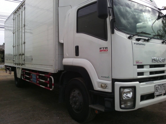 ขายรถบรรทุกหกล้อ ISUZU เครื่อง 240 แรง ปี 54 ตู้แห้งช่วงยาว 7.50 เมตร ทะเบียนพร้อม