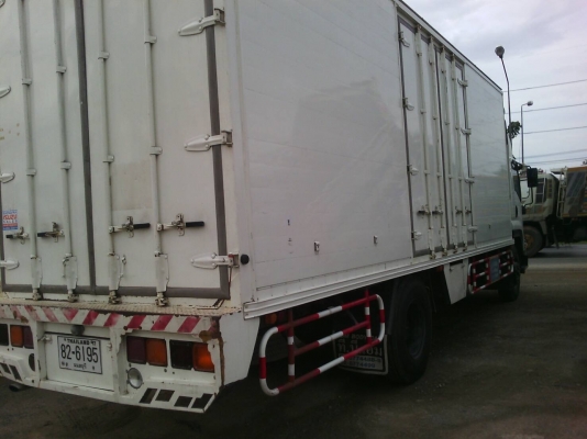 ขายรถบรรทุกหกล้อ ISUZU เครื่อง 240 แรง ปี 53 ตู้แห้งช่วงยาว 7.50 เมตร ทะเบียนพร้อม