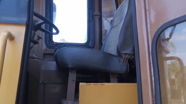 ขายรถตักล้อยาง CAT 916-E รถสวย เอกสารใบอินวอย ราคา.1000000 ต่อรอง