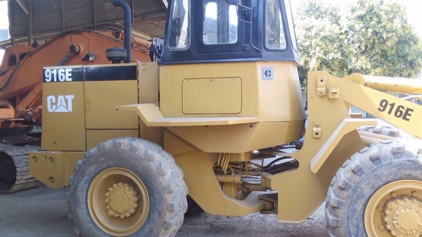 ขายรถตักล้อยาง CAT 916-E รถสวย เอกสารใบอินวอย ราคา.1000000 ต่อรอง