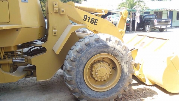 ขายรถตักล้อยาง CAT 916-E รถสวย เอกสารใบอินวอย ราคา.1000000 ต่อรอง