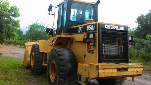 ขายรถตักล้อยาง CAT 950-F พร้อมใช้ ราคา.1650000 ต่อรอง