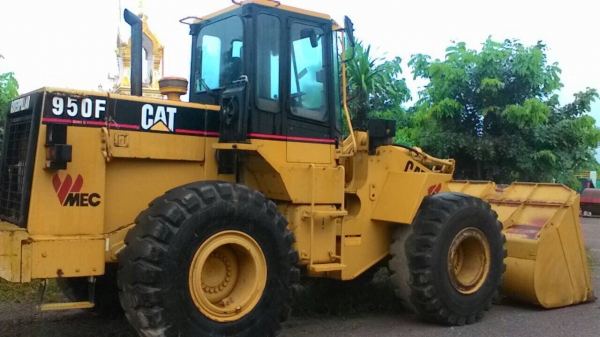 ขายรถตักล้อยาง CAT 950-F พร้อมใช้ ราคา.1650000 ต่อรอง