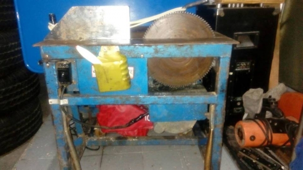 เเท่นตัดสันติมือสอง10นิ้ว13,500บาท/0835662999