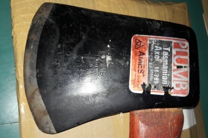 ขายขวานพลัมเมกางายเก่าเก็บ PLUMB AXE Tasmanian Made in USA.