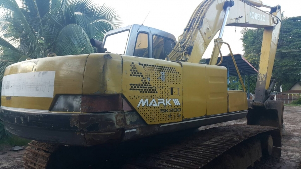 SK200-3 เก๋งเทา ระบบไฟฟ้า เอกสารใบอินวอยส์ เครื่องเดิมปั้มเดิมแรงดี ราคา 630000 บาท เจ้าของขายเอง  087-2171502=ศักดิ์