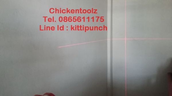 ระดับน้ำเลเซอร์ มีเลเซอร์ทั้ง แนวนอนและ แนวตั้ง มีตลับเมตรในตัว ยาว 2.5 เมตร