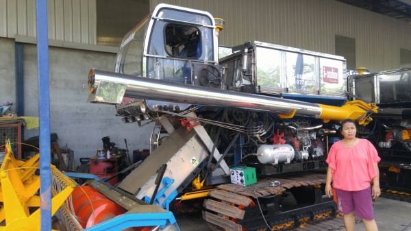 ขายรถเกี่ยวตู้แอร์ใหม่ ขายรถเกี่ยวตู้แอร์ใหม่