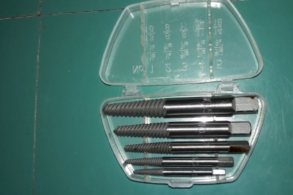 ขายถอนเกลียวซ้าย KANI Made in Japan. งานใหม่เก่าเก็บ