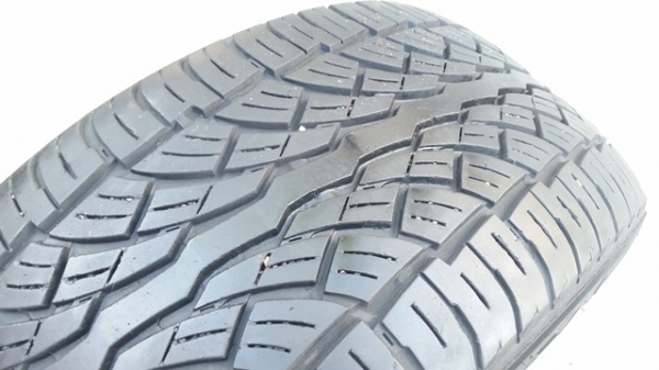 ขายยาง265/50/20 ปี 0512 FALKEN  2 เส้น