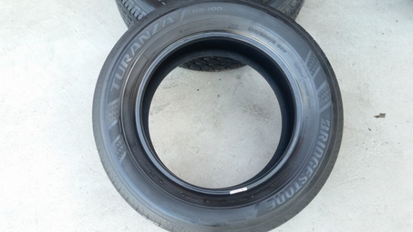 ขายยาง215/60/16 ปี 1814 BRIDGESTONE GR100 4เส้น ขายยาง215/60/16 ปี 1814 BRIDGESTONE GR100 4เส้น