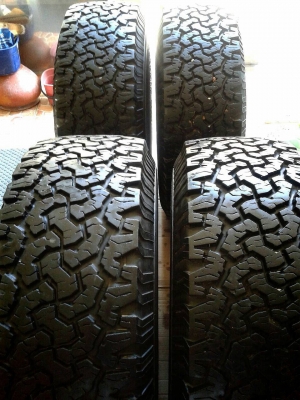 ขายยาง BF All285/75/16 ปี13กับ12