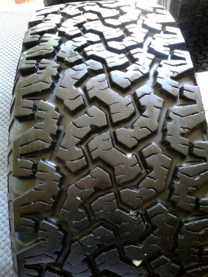 ขายยาง BF All 285/75/16 ปี12กับ13 สภาพติดหนวด