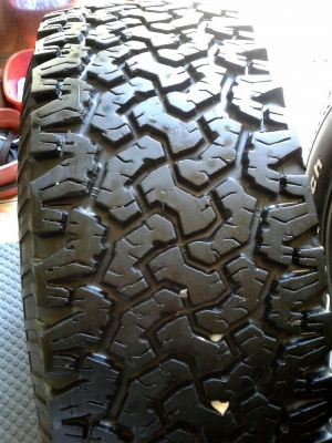 ขายยาง BF All 285/75/16 ปี12กับ13 สภาพติดหนวด ขายยาง BF All 285/75/16 ปี12กับ13 สภาพติดหนวด