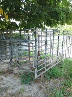 คอกแป๊บน้ำ 6 ล้อ