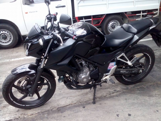 ขาย HONDA CB 300 F ปี 57 เครื่องดีเดิมๆ วิ่งหมื่นหกกว่าๆ สภาพภายนอกสวย ไม่เคยล้ม เล่มพร้อมชุดโอน