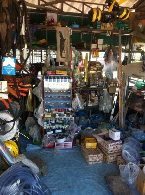 เซ้งสินค้าฮาร์ดแวร์ และชั้นวางของเหล็กกล่อง เซ้งสินค้าฮาร์ดแวร์ และชั้นวางของเหล็กกล่อง