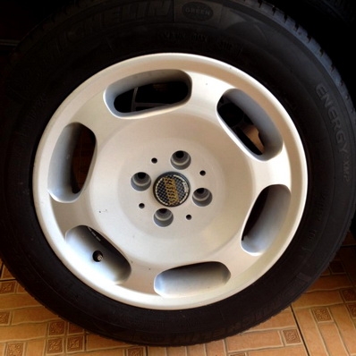 สวยทั้งชุดยาง Michelin 185 65 15 ปี 3912 ดอกเต็มวิ่งน้อย ET 38 กว้าง 7 นิ้ว หายาก ตจวส่งได้ สวยทั้งชุดยาง Michelin 185 65 15 ปี 3912 ดอกเต็มวิ่งน้อย ET 38 กว้าง 7 นิ้ว หายาก ตจวส่งได้