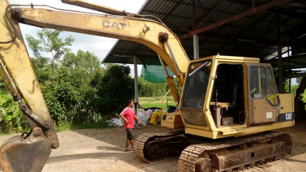 ขายด่วน รถแบ็คโฮ CAT E120 สภาพสวย เครื่่องแน่น เอวแน่น ปั๊มแรง มีแอร์ เอกสารอินวอยส์