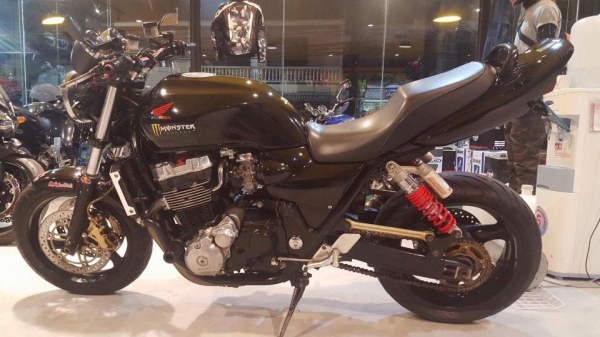 -CB1300 ปี 99-00 ปลั๊คแดง สพม แท้