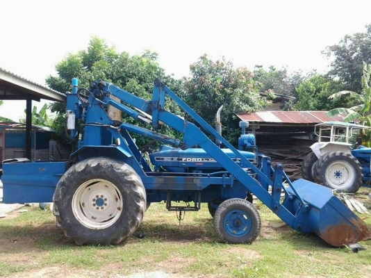 ขายรถตักล้อยาง FORD สภาพพร้อมใช้งาน ราคา395,000 สนใจโทร 090-8588220คุณนะ 093-3258446คุณบิว หรือเข้าดูสินค้าอื่นๆได้ที่ www.narong2truck.com หรือ www.truck.in.th/498 หรือเพจFacebook ณรงค์ ซื้อขายรถมือสอง (เว็บไซต์ส่วนตัว) หรือFacebook คุณนะ รถบรรทุก