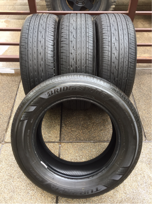 ยาง Bridgestone 215 60 16 ปี15 ดอกเยอะ ราคาไม่แพง ยาง Bridgestone 215 60 16 ปี15 ดอกเยอะ ราคาไม่แพง