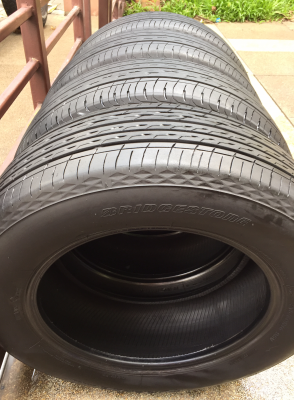 ยาง Bridgestone 215 60 16 ปี15 ดอกเยอะ ราคาไม่แพง ยาง Bridgestone 215 60 16 ปี15 ดอกเยอะ ราคาไม่แพง